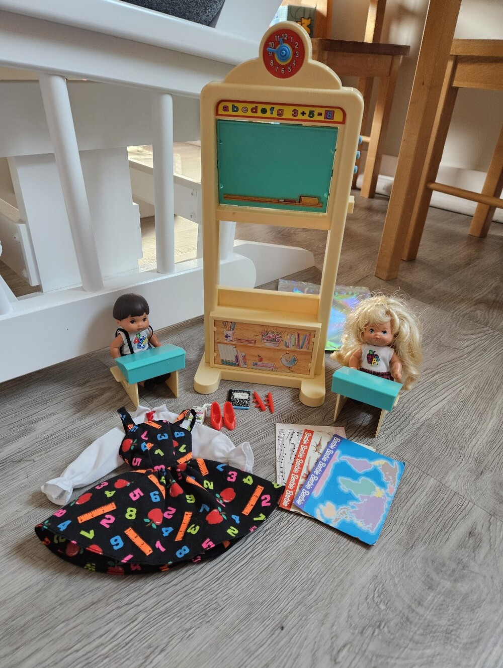 1995 Teacher Barbie Classroom Playset